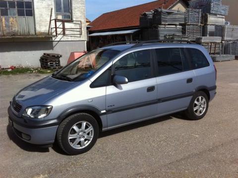 Opel Zafira 2.2L