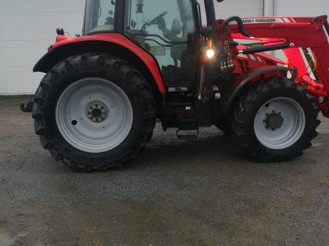 Volvo  Tracteur Massey Ferguson Mf 5612 m 2014, 4033 Heures