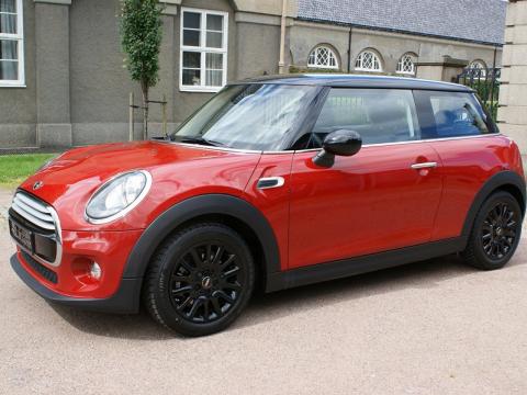 MINI COOPER Berline Rouge