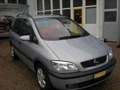 Opel Zafira 2.2i Elegance (limousine)