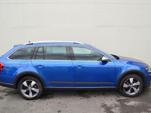 Skoda Octavia Berline Bleu