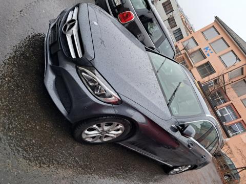 Mercedes-Benz C300 Gris