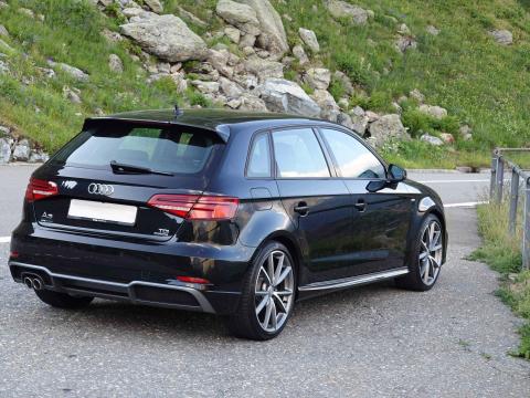 Audi A3 Sportback quattro 2.0 TDI S-Line Noire