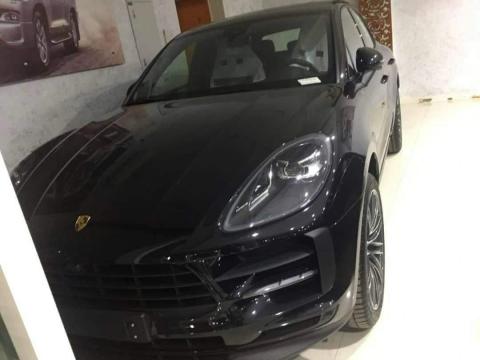 Porsche Cayenne Turbo 4.0L v8 inj.directe turbo Noire