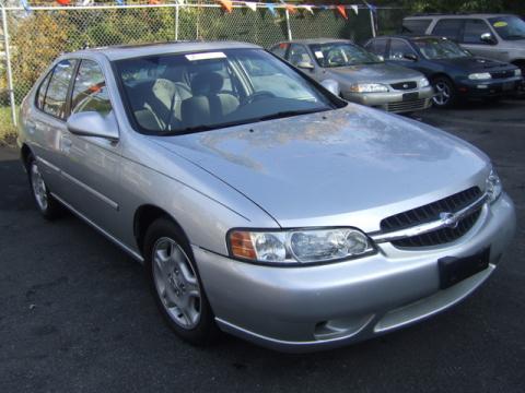 Nissan Altima XE 2001