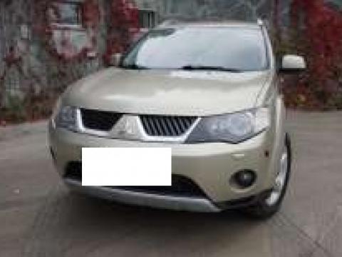 Mitsubishi Mitsubishi Outlander Beige Beige