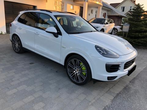 Porsche Cayenne Belle Voiture en suisse  Blanc