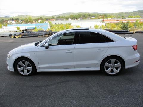 Audi Audi A3 diesel diesel Blanc  Audi A3 diesel diesel Blanc   Blanc