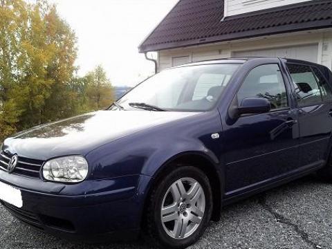 Volkswagen Golf1.6 TDI version 189cv Bleu Golf1.6 TDI Bleu