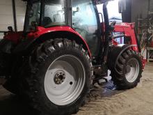 Volvo  Tracteur Massey Ferguson Mf 5612 m 2014, 4033 Heures