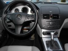 Mercedes-Benz C-Klasse Rouge