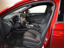 Ford Mondeo Rouge